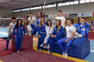 MTV Ginnaste, vite parallele. nella foto Gruppo atleti , da sinistra Ludovico Edalli, Alessia Praz, Enus Mariani, Nicola Bartolini, Elisabetta Preziosa, Francesca De Agostini, Elisa Meneghini, Marco Sarrugerio, Sophia Campana, Andrea Cingo, Timmy