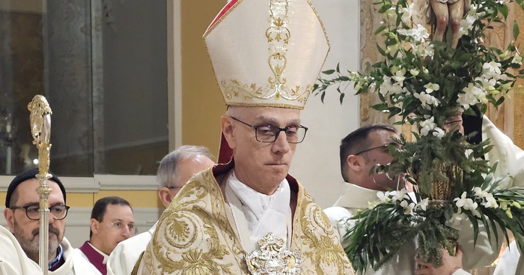 GIUBILEO / Acireale, il vescovo Raspanti apre l'Anno Santo - GLOBUS ...