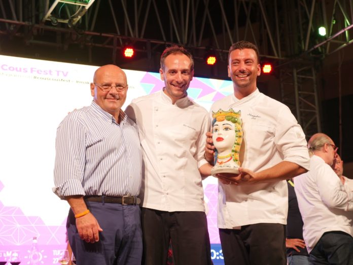 Giuseppe Peraino sindaco di San Vito con i due chef vincitori