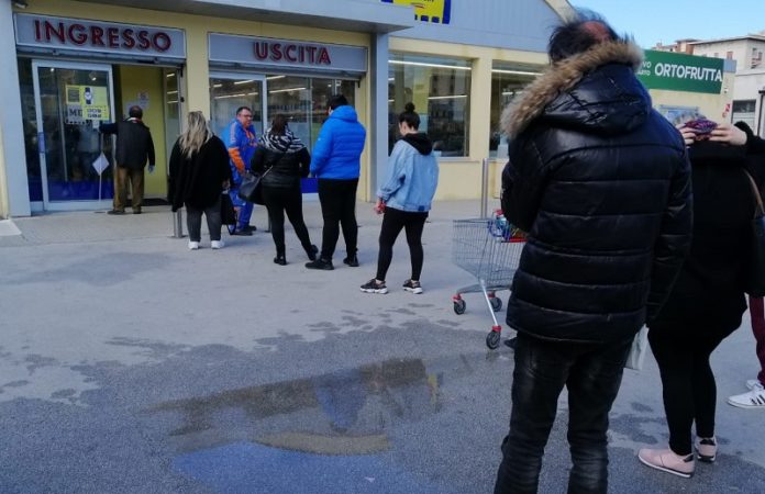 fila_supermercato