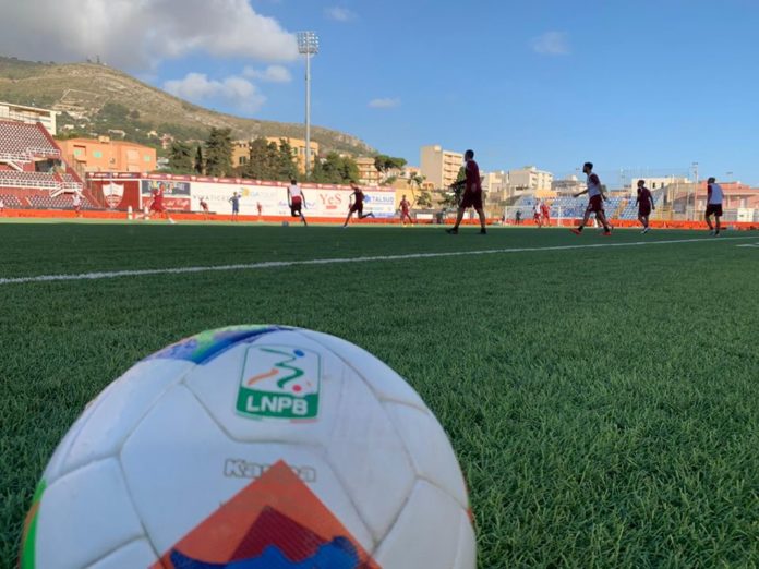 pallone serie b stadio provinciale