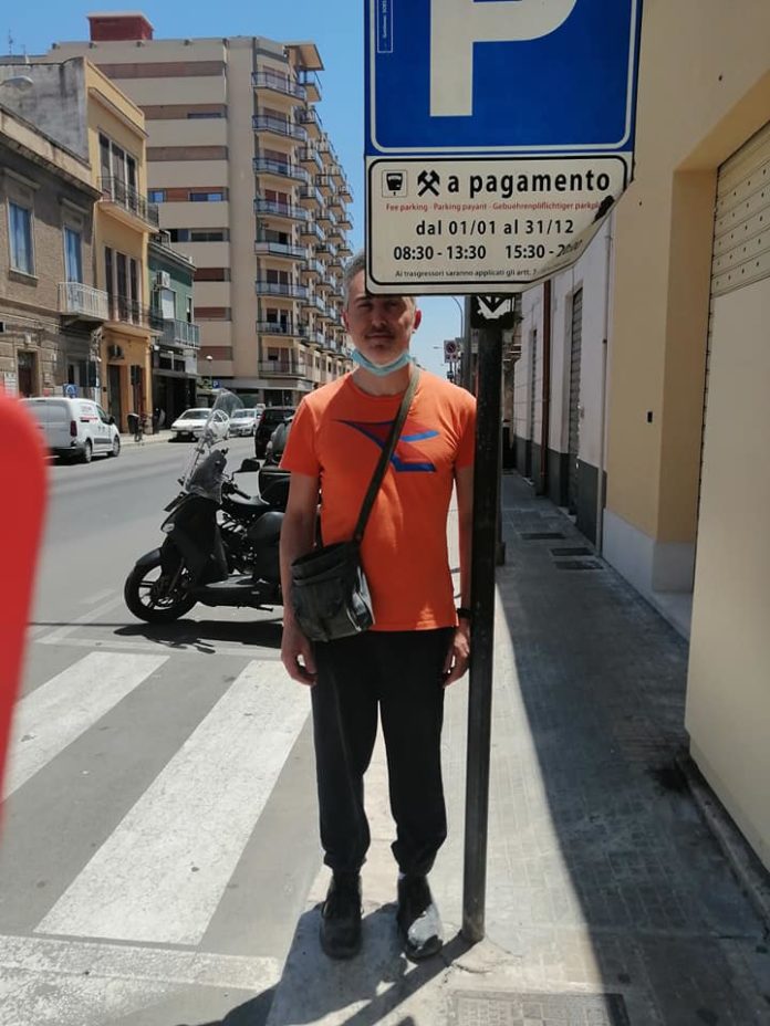 Cartello stradale basso