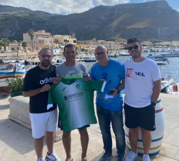 valderice allenatore calcio lamia