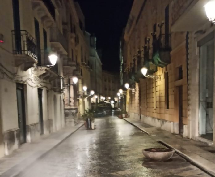 via-garibaldi-pulizia-notte
