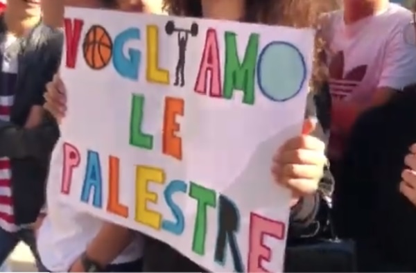 cartello-vogliamo-palestre