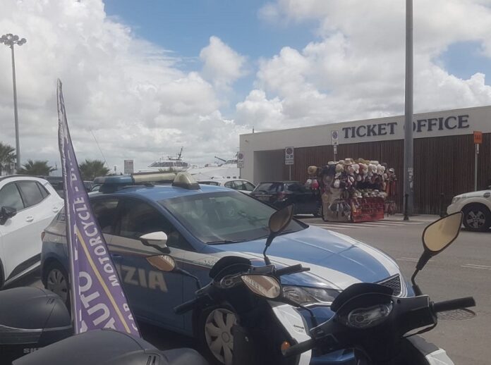 auto-polizia-porto-marina