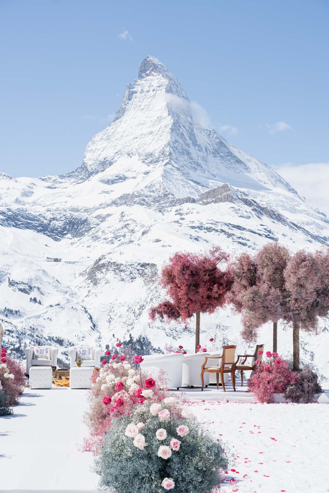 A wedding on the slopes of Matterhorn mountain, between the white of snow and the colors of India :: 28