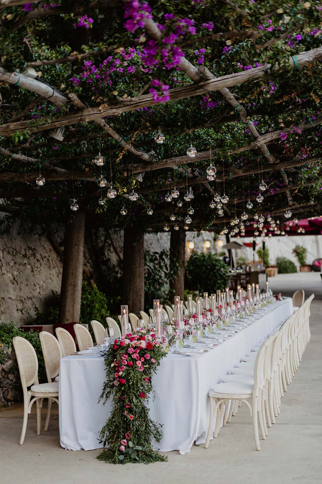 A stylish wedding in a historic cloister on the Amalfi Coast :: 30