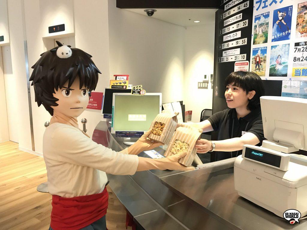 Prima di entrare in sala, è possibile acquistare gustosissimi snack presso lo shop del Kadokawa Cinema Shinjuku.