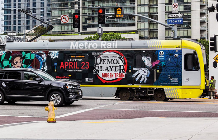 Demon Slayer viaggia sulla linea linea metrotranviaria di Los Angeles