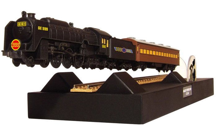 In viaggio sul Galaxy Express 999 con il nuovo modellino (fluttuante) di Noel Corporation