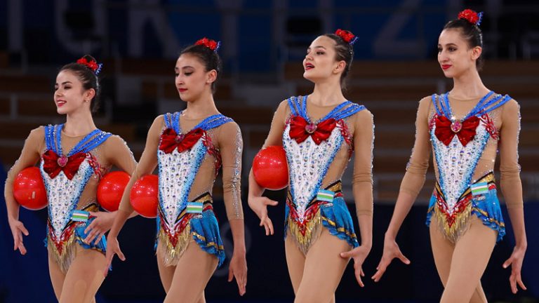 Tokyo 2020: la squadra di ginnastica ritmica uzbeka si esibisce sulle note di Sailor Moon (video)