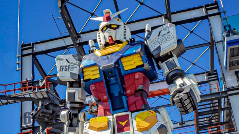 La statua semovente di Gundam a Yokohama è alimentata dall’energia eolica della centrale Hama Wing