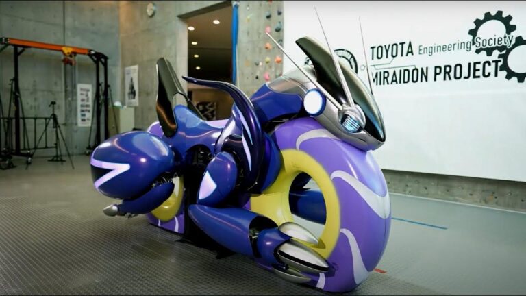 Gli ingegneri Toyota realizzano il Pokémon leggendario Miraidon a grandezza naturale