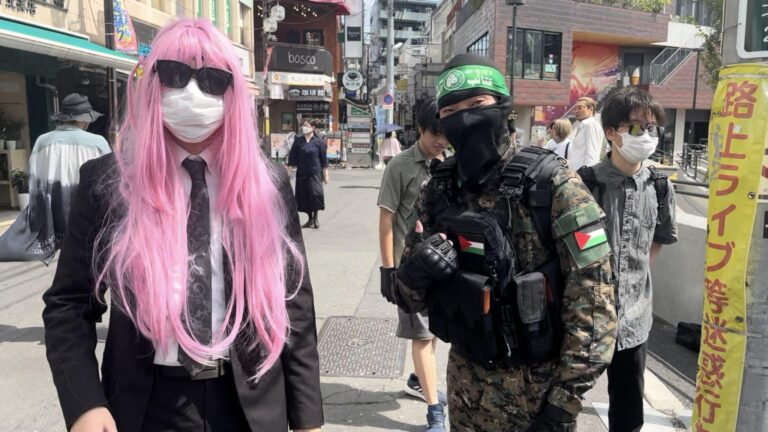 Cosplay e polemiche: Bocchi the Rock! protagonista di un arresto a Tokyo