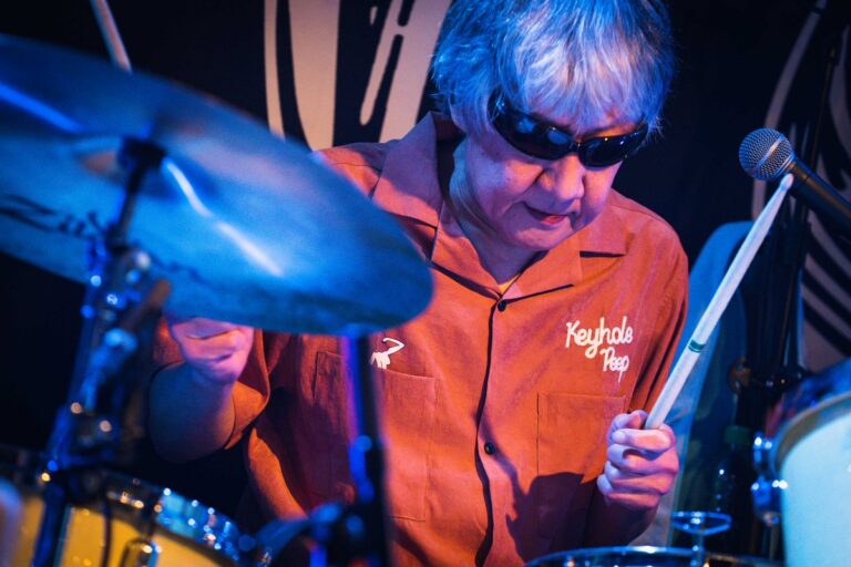 Shinichiro Sato, storico batterista dei the pillows, è morto a 61 anni