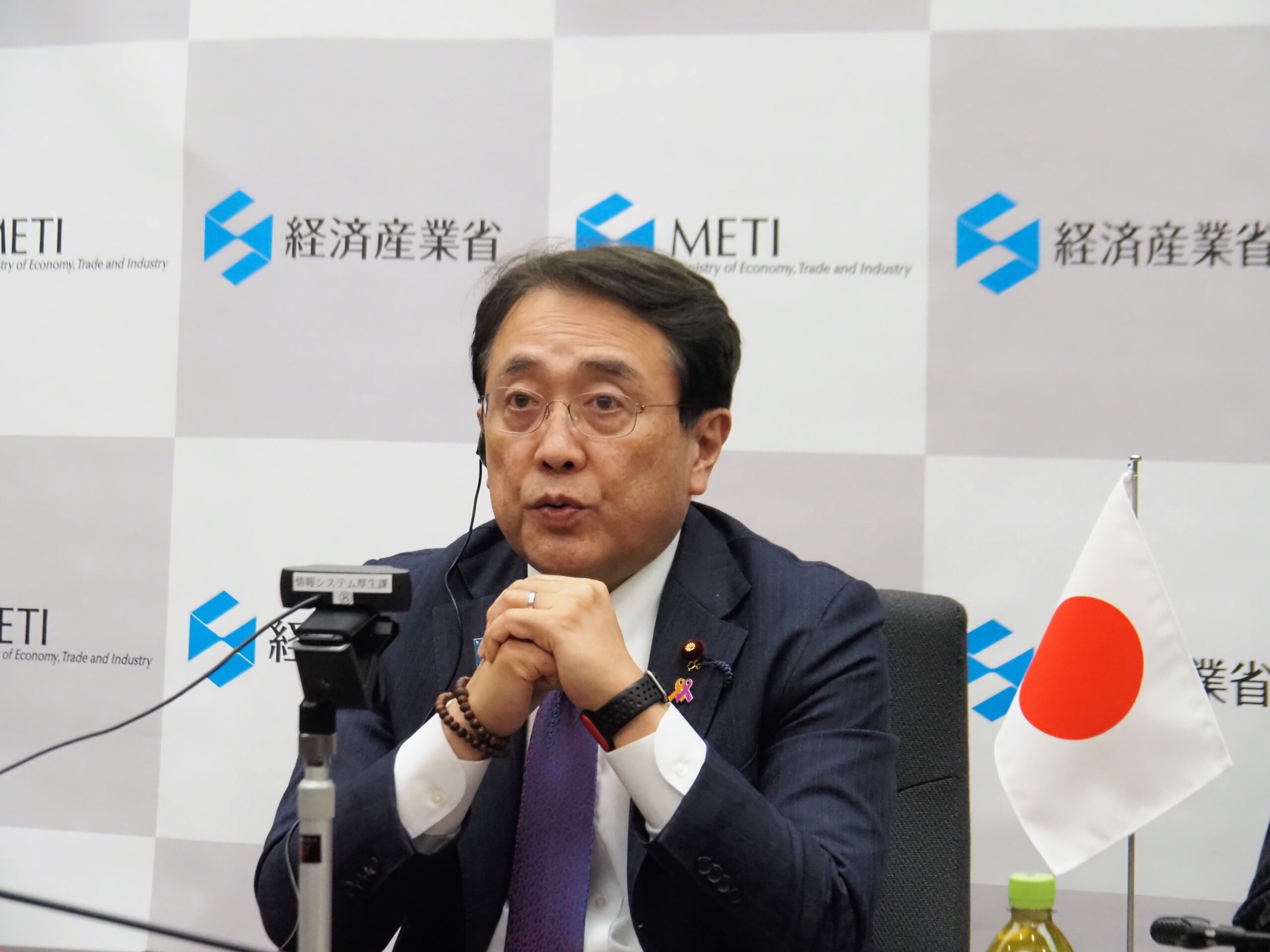 Il Giappone valuta sussidi per tradurre anime e manga con l’IA