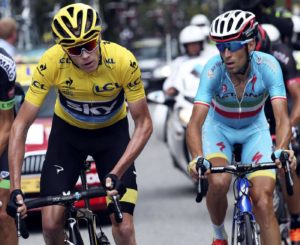 Team Sky rider Chris Froome of Britain (L), the race leader's yellow jersey, climbs followed by Astana rider Vincenzo Nibali of Italy during the 161-km (100 miles) 17th stage of the 102nd Tour de France cycling race from Digne-les-Bains to Pra Loup in the French Alps mountains, France, July 22, 2015.   REUTERS/Stefano Rellandini