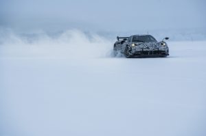 Pagani Huayra BC test sul ghiaccio (1)