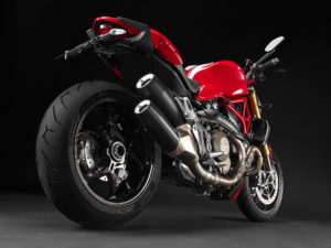 2015-Ducati-Monster-1200S-Stripe3