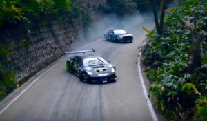 Lamborghini-Murcielago-vs-Ford-Mustang-sfida-drift_01