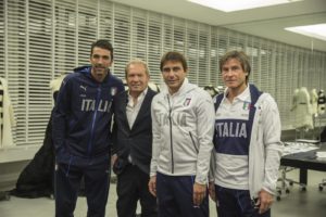 Foto Ufficio Stampa Ermanno Scervino/LaPresse 21-03-2016 Firenze - Italia Sport - Calcio Ermanno Scervino, divise azzurre: scatto speciale con David Michelangelo Primo incontro ufficiale tra Ermanno Scervino e gli Azzurri, avvenuto a Novembre 2015. La Nazionale Azzurra di calcio con le nuove divise firmate dalla Maison Ermanno Scervino. Lo scatto a cura del fotografo d’arte Massimo Listri, sarà effettuato a Firenze, nella prestigiosa Galleria dell’Accademia, ai piedi del David di Michelangelo.Per la prima volta gli Azzurri vengono ritratti in una location inusuale che vuole coniugare l'eccellenza Italiana sotto molteplici punti di vista: sport, cultura, arte, moda.  Nella foto: Buffon, Ermanno Scervino, Conte, Oriali DISTRIBUTION FREE OF CHARGE - NOT FOR SALE