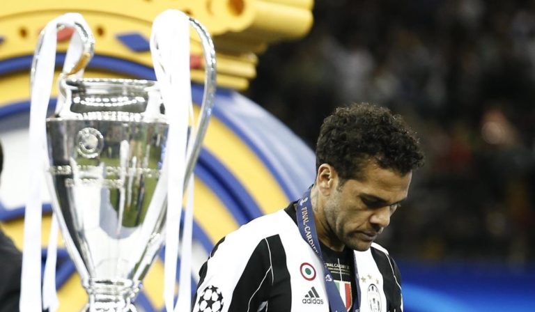 dani alves juventus