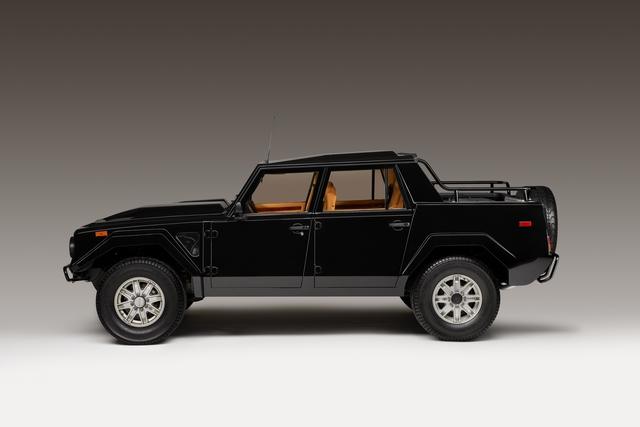 Lamborghini LM002