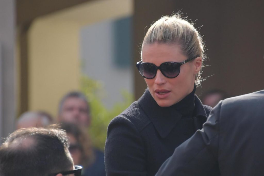 Gli Anni Bui Di Michelle Hunziker In Una Setta La Presentatrice Svela Il Suo Segreto