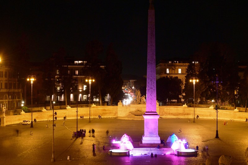 Illuminazione Fontana dei Leoni per il giro d'Italia