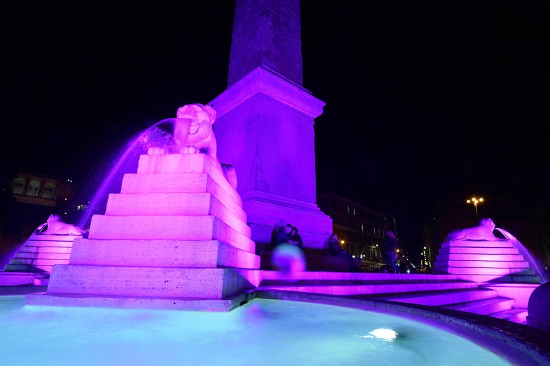 Illuminazione Fontana dei Leoni per il giro d'Italia