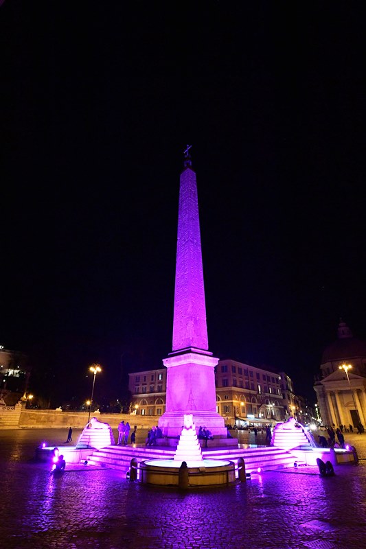 Illuminazione Fontana dei Leoni per il giro d'Italia