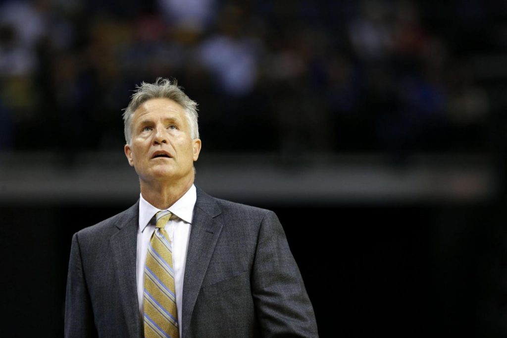 Philadelphia 76ers head coach Brett Brown looks up at the score against the Memphis Grizzlies at FedExForum in Memphis, Tennessee, USA, 6 December 2016. EFE/Mike Brown