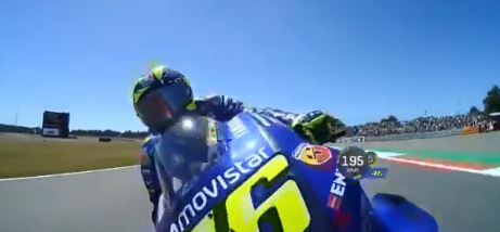 valentino rossi contatto jorge lorenzo