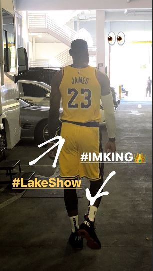LeBron James scarpe I'm King Lakers