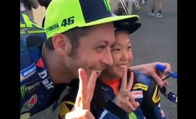 valentino rossi tifosa giapponese