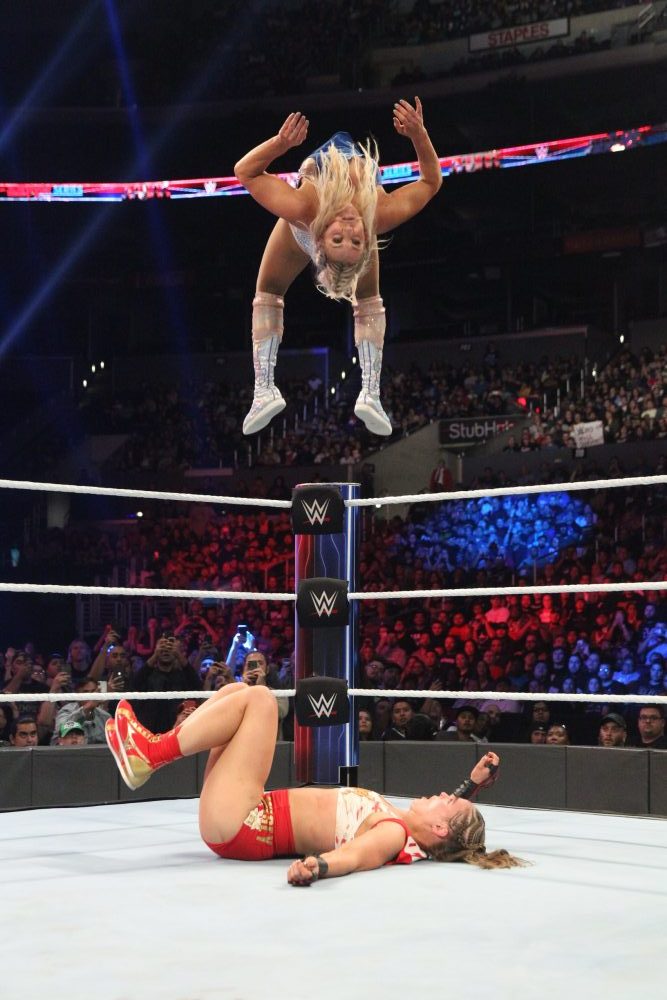 Charlotte Flair vs Ronda Rousey (12)