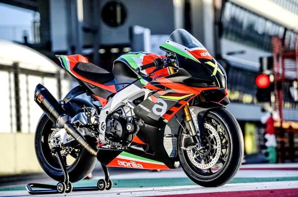 aprilia RSV4 X