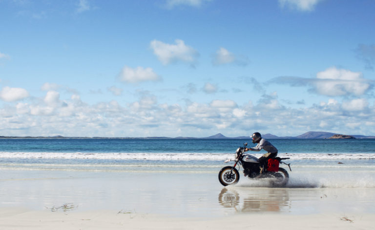 Scrambler Desert Sled_Henry Crew ducati