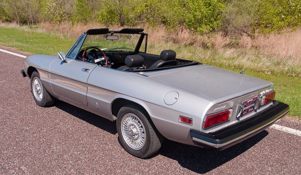 alfa romeo spider 1976