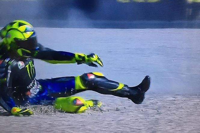 caduta valentino rossi