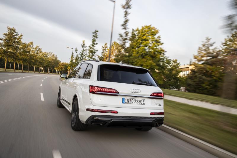 Nuova Audi Q7 TSFI e quattro