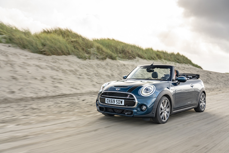 MINI Cabrio Sidewalk