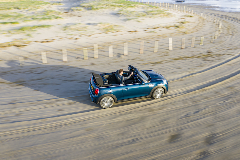 MINI Cabrio Sidewalk