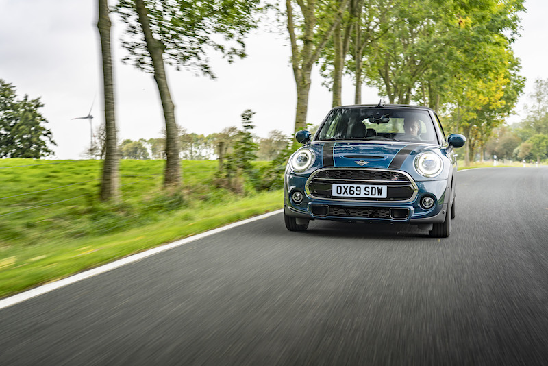 MINI Cabrio Sidewalk