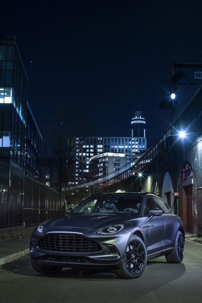 aston-martin-dbx-