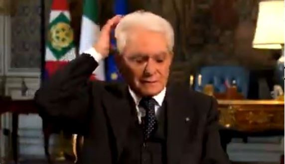 Sergio Mattarella fuorionda capelli