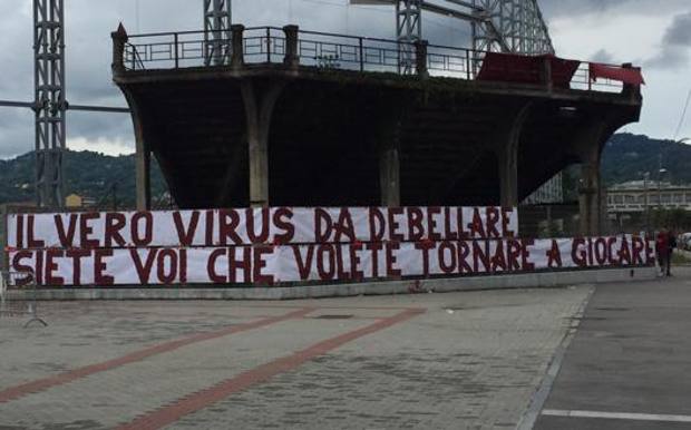 Striscione tifosi Torino Coronavirus