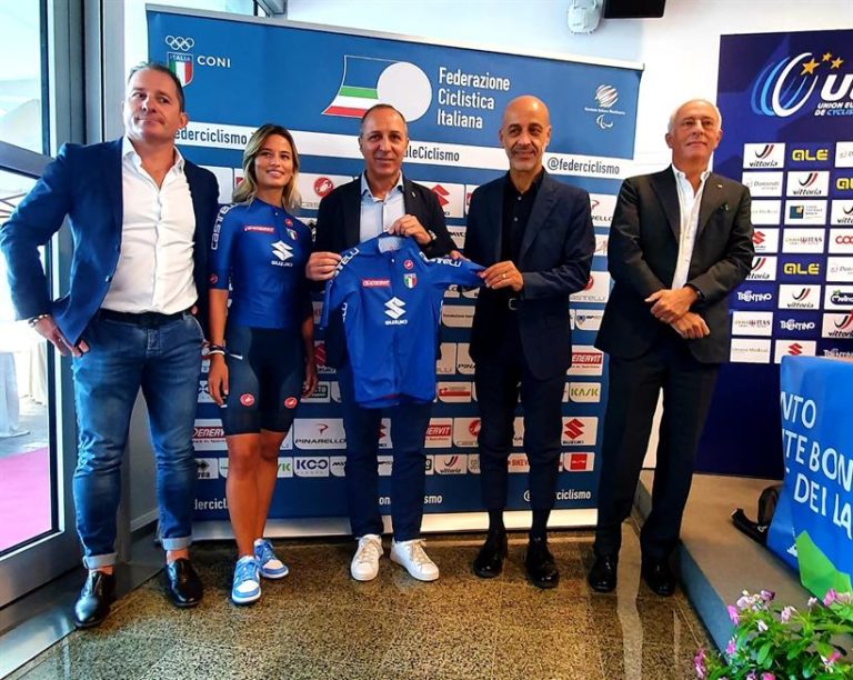 presentata maglia ciclismo mondiali e stagione 2022