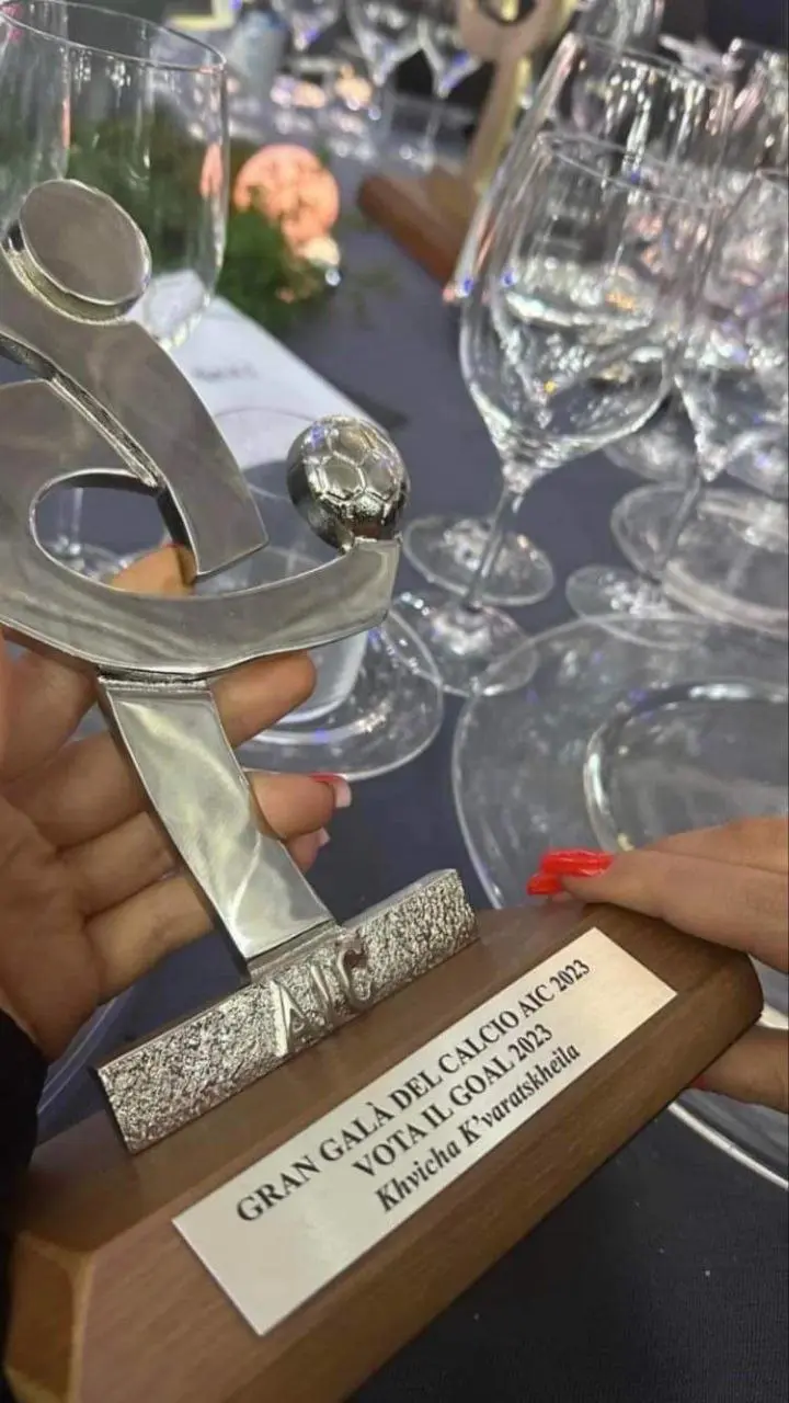 Khvicha Kvaratskhelia premio Gran Galà AIC